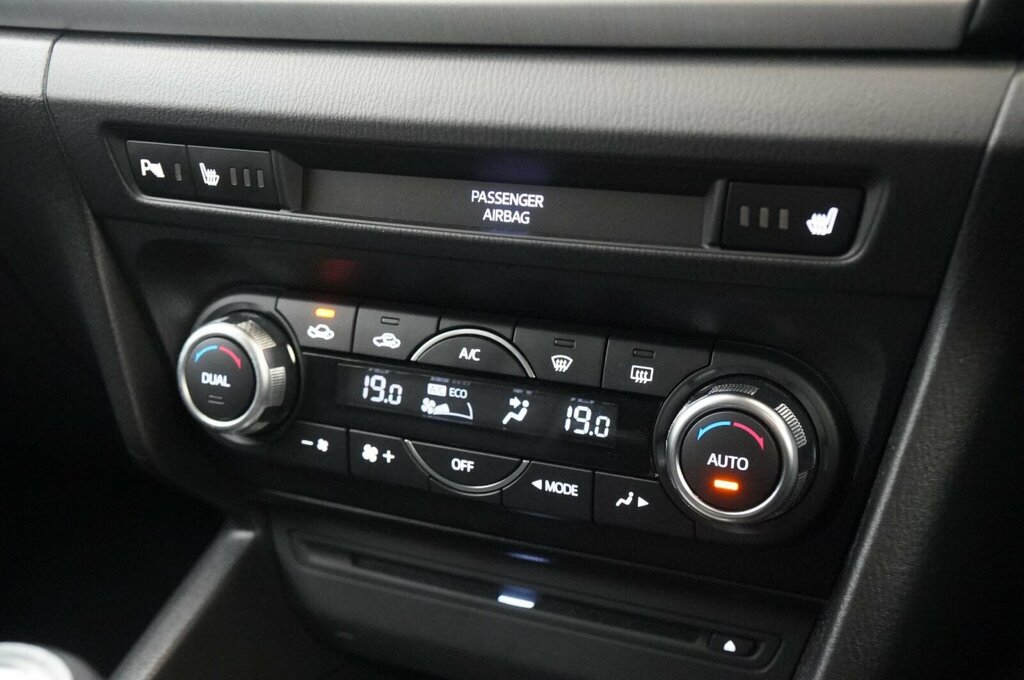 Mazda 3 2016 2.2 Skyactiv-d Se Nav Hatchback Ma White #20