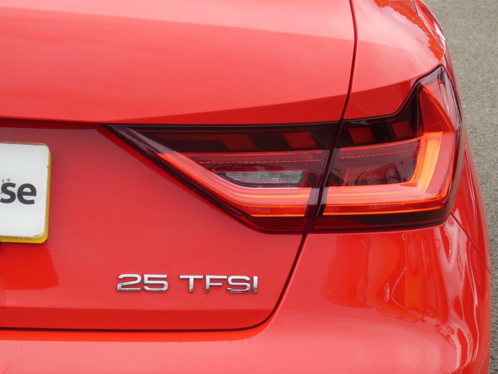 Audi A1 Hatchback 1.0 Tfsi 30 Black Edition 202170 White #28