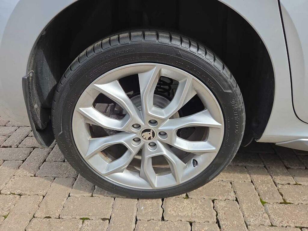 Skoda Kamiq 1.5 Tsi Se L Dsg Black #5