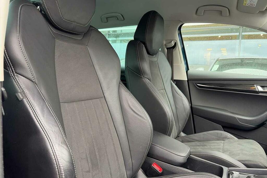 Skoda Karoq Edition Grey #28