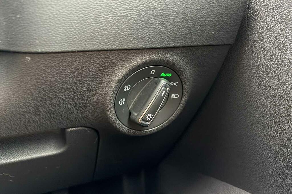 Skoda Karoq Edition Grey #16