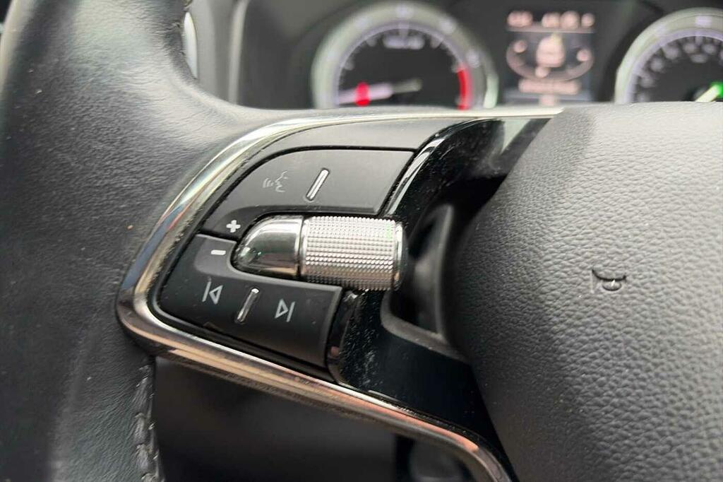 Skoda Karoq Edition Grey #17