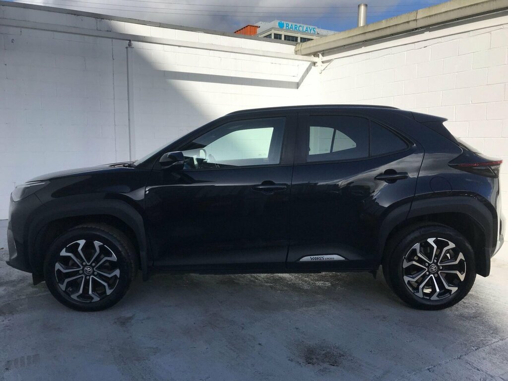 Toyota Yaris Cross 1.5 Vvt-h Design Suv Hybrid E-cvt Euro Black #4