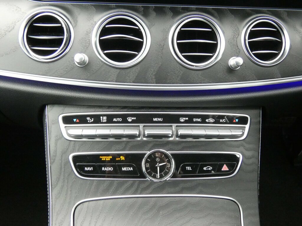 Mercedes-Benz E Class E220d Amg Line 9G-tronic Black #26
