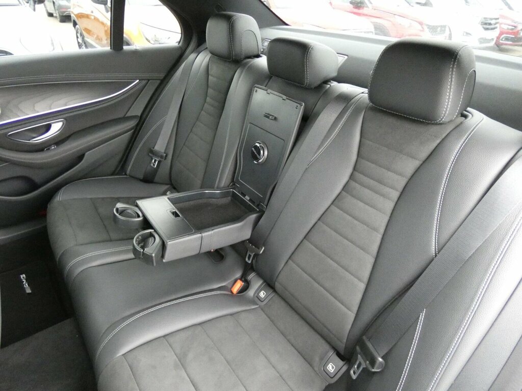 Mercedes-Benz E Class E220d Amg Line 9G-tronic Black #11