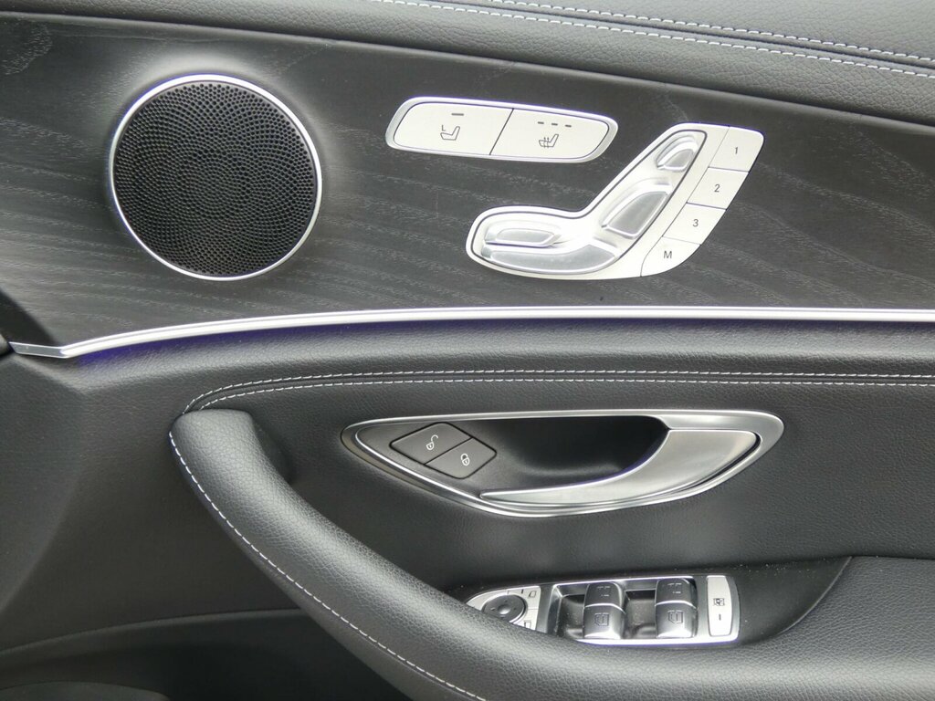 Mercedes-Benz E Class E220d Amg Line 9G-tronic Black #32