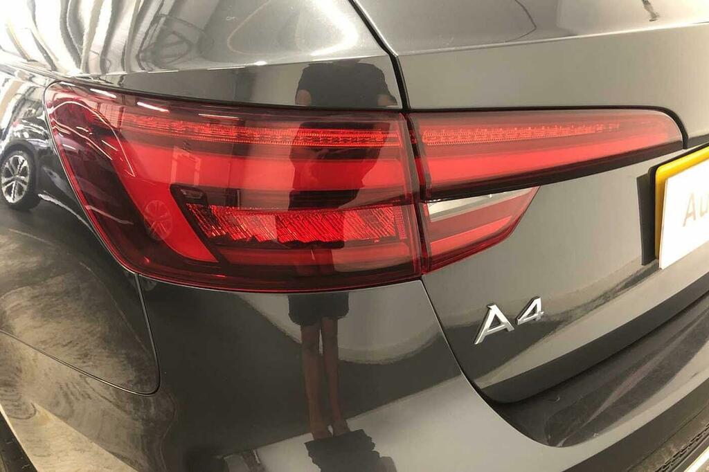 Audi A4 Avant Tdi 35 S Line Black #23