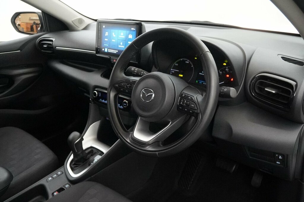 Mazda 2 1.5I Hybrid Centre Line Cvt White #9