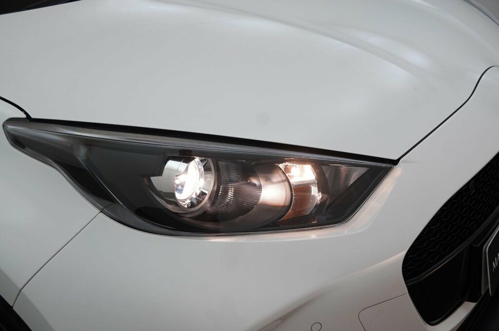 Mazda 2 1.5I Hybrid Centre Line Cvt White #8