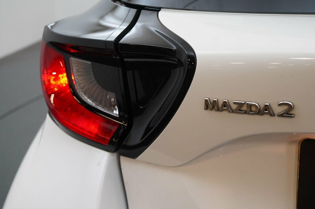 Mazda 2 1.5I Hybrid Centre Line Cvt White #14