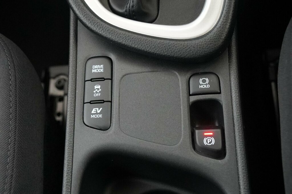 Mazda 2 1.5I Hybrid Centre Line Cvt White #21