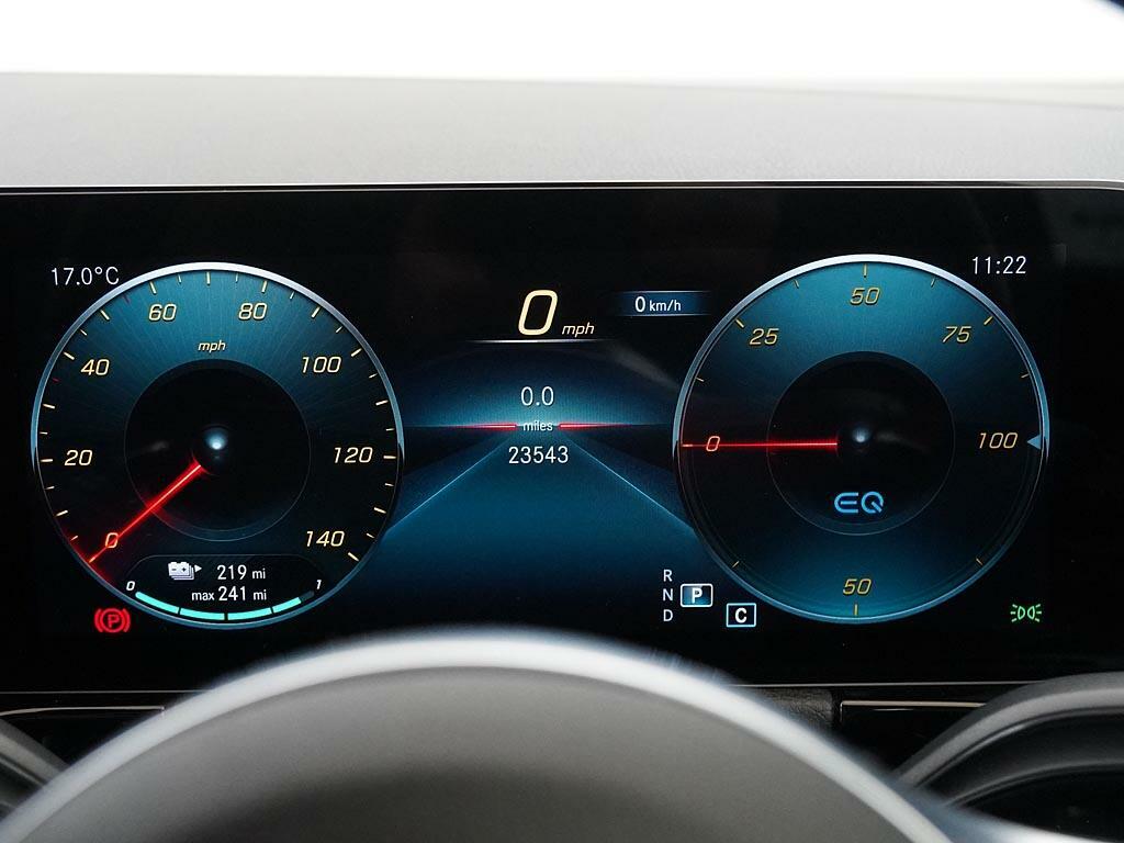 Mercedes-Benz EQA Eqa 300 4Matic Amg Line Blue #4