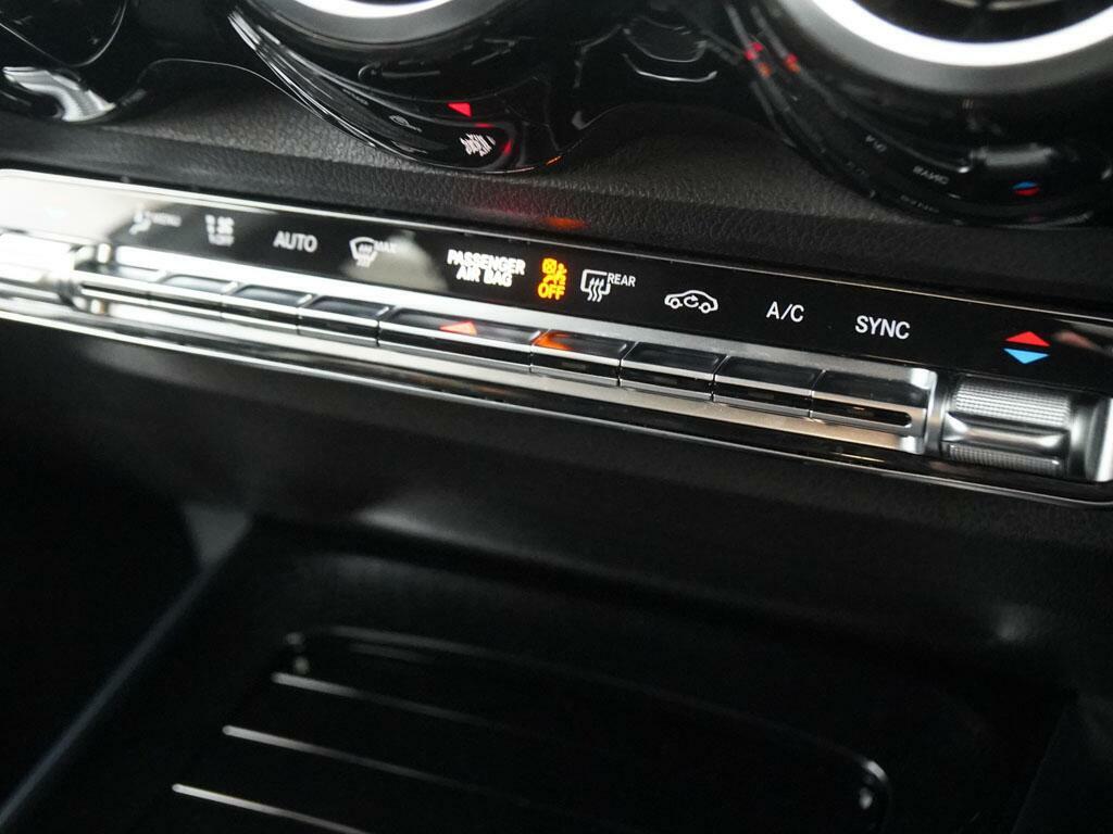Mercedes-Benz GLB Class Suv White #23