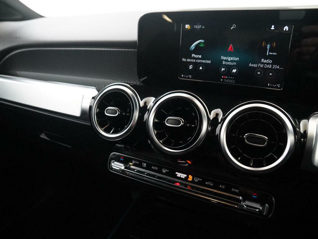 Mercedes-Benz GLB Class Suv White #22