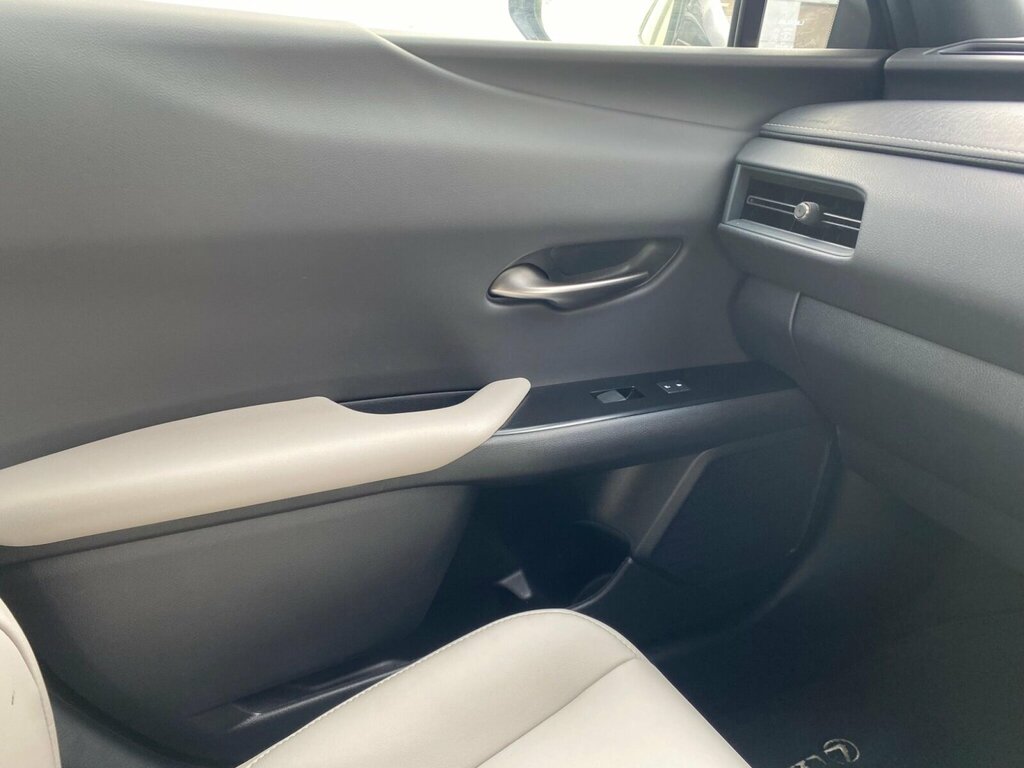 Lexus UX 300E 54.3Kwh  #55