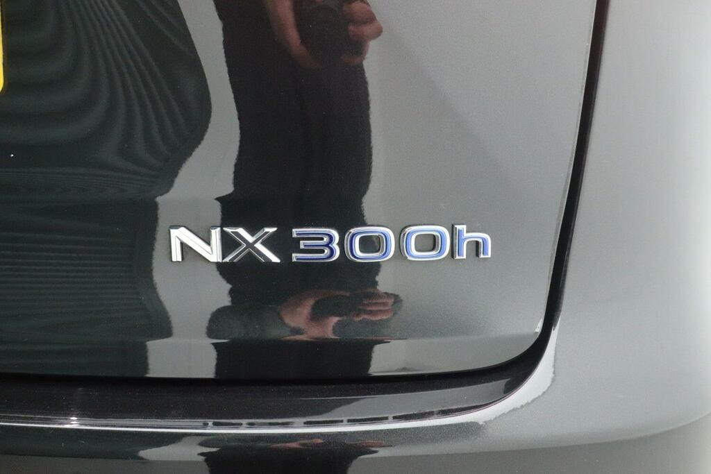Lexus NX 300H 2.5 Sport  #34