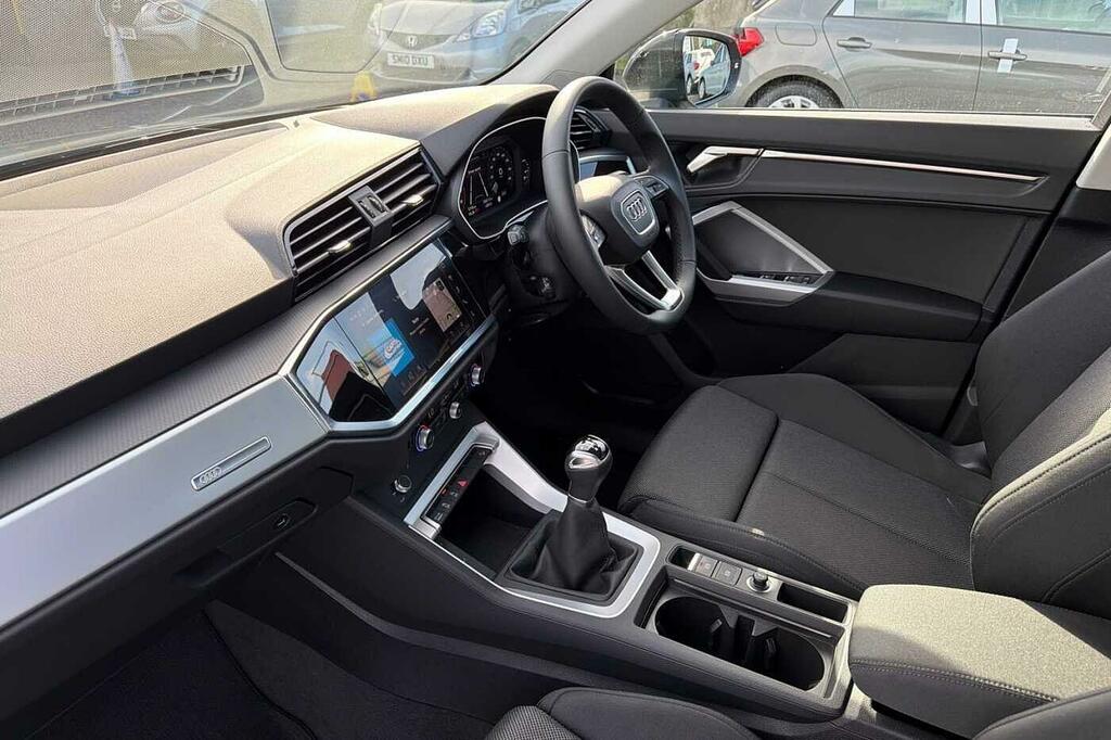 Audi Q3 Sport 35 Tfsi 150 Ps 6-Speed Grey #2