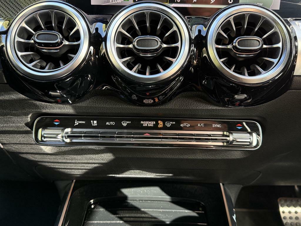 Mercedes-Benz GLB Class Suv Silver #25
