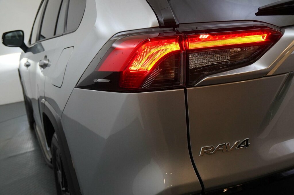 Toyota Rav 4 Dynamic White #31