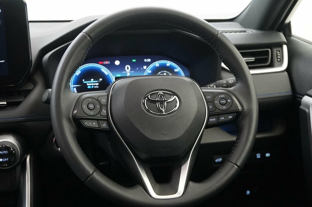 Toyota Rav 4 Dynamic White #28
