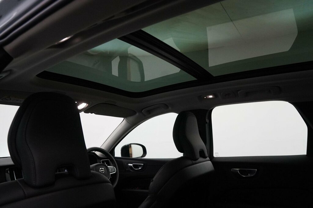 Volvo XC60 Ultimate Black #29