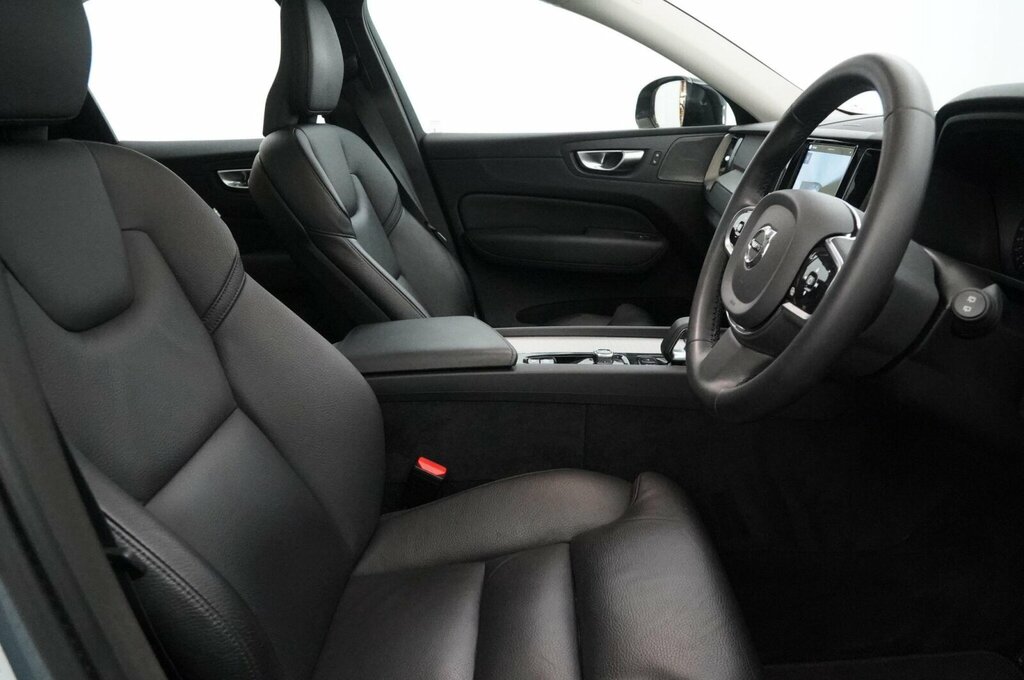 Volvo XC60 Ultimate Black #14