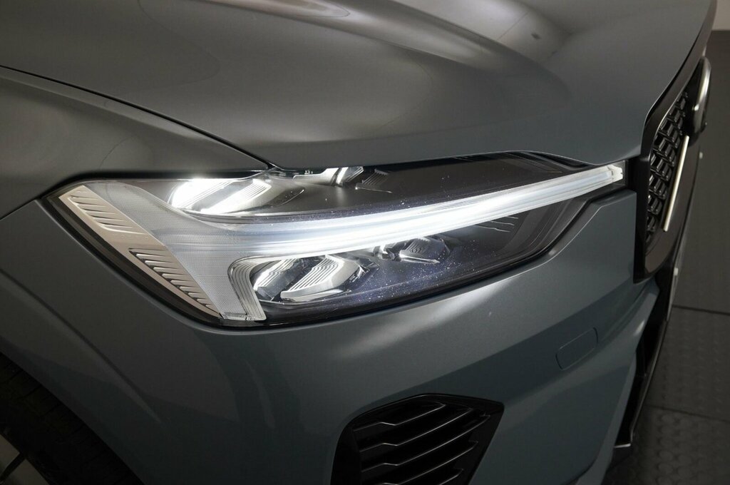 Volvo XC60 Ultimate Black #34