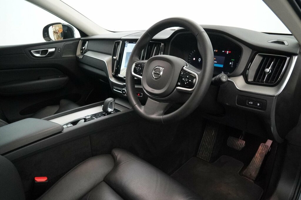 Volvo XC60 Ultimate Black #7