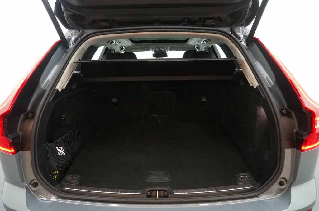Volvo XC60 Ultimate Black #26