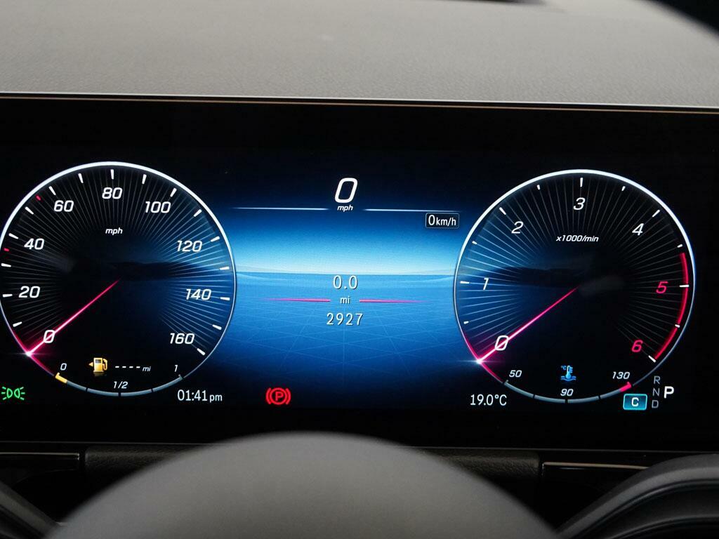 Mercedes-Benz GLA Class Gla 220 D 4Matic Amg Line Premium Plus Black #4