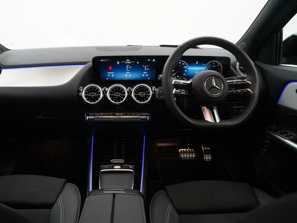 Mercedes-Benz GLA Class Gla 220 D 4Matic Amg Line Premium Plus Black #5