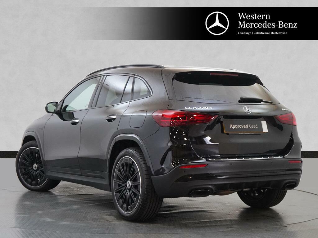 Mercedes-Benz GLA Class Gla 220 D 4Matic Amg Line Premium Plus Black #2