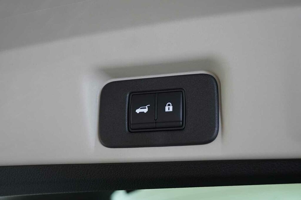 Nissan Ariya Engage Grey #12