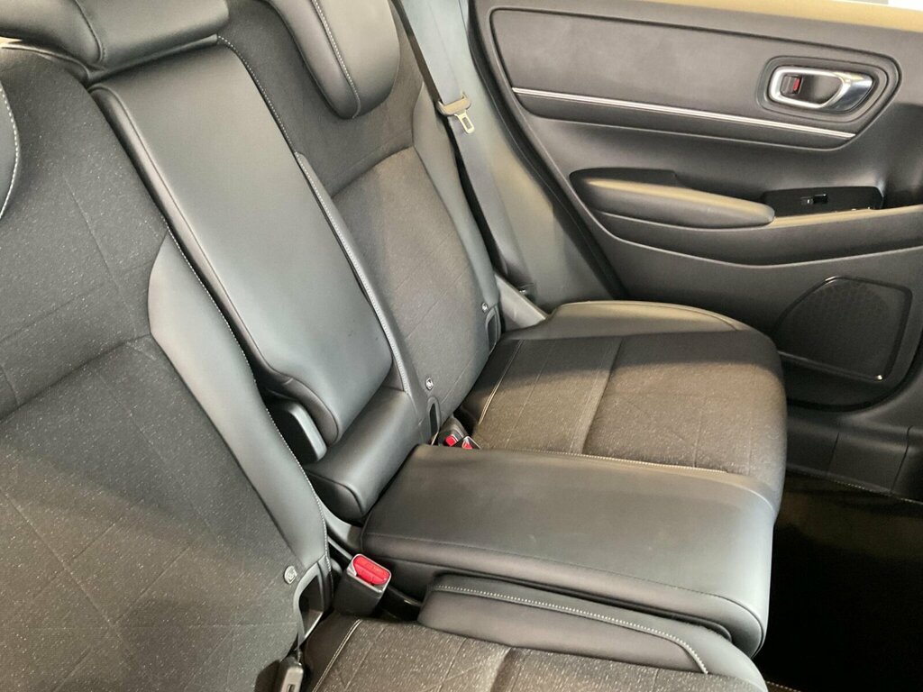 Honda Hr-V Advance Style White #17