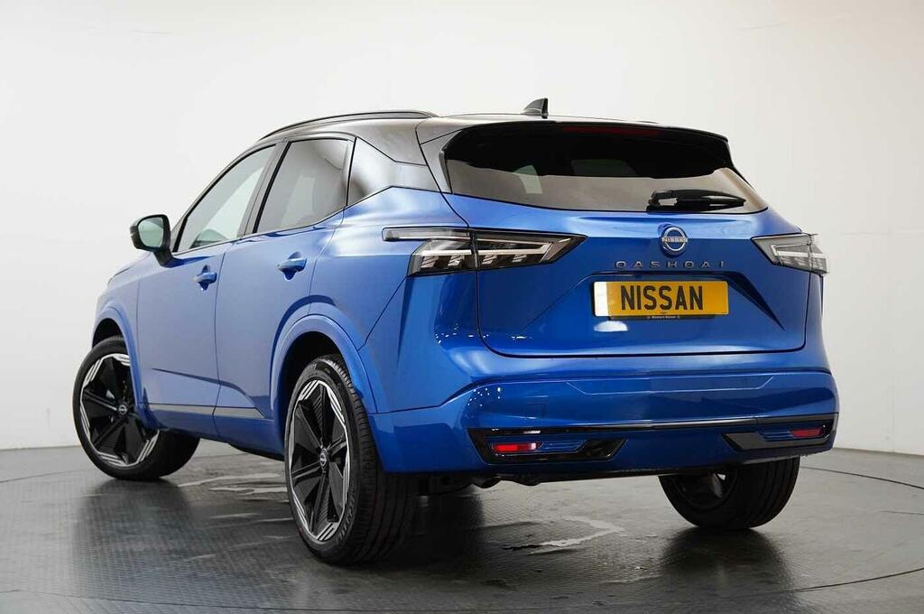Nissan Qashqai 1.3 Dig-t Mh 140 N-design With Glass Roof Sat Na Blue #3