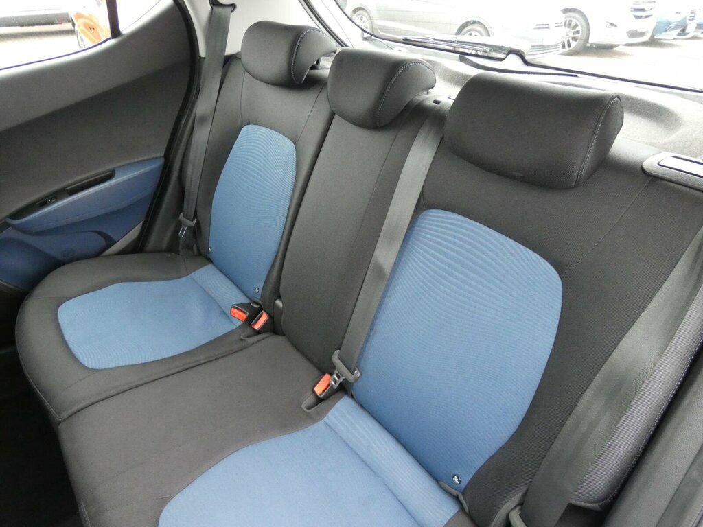 Hyundai I10  Orange #9