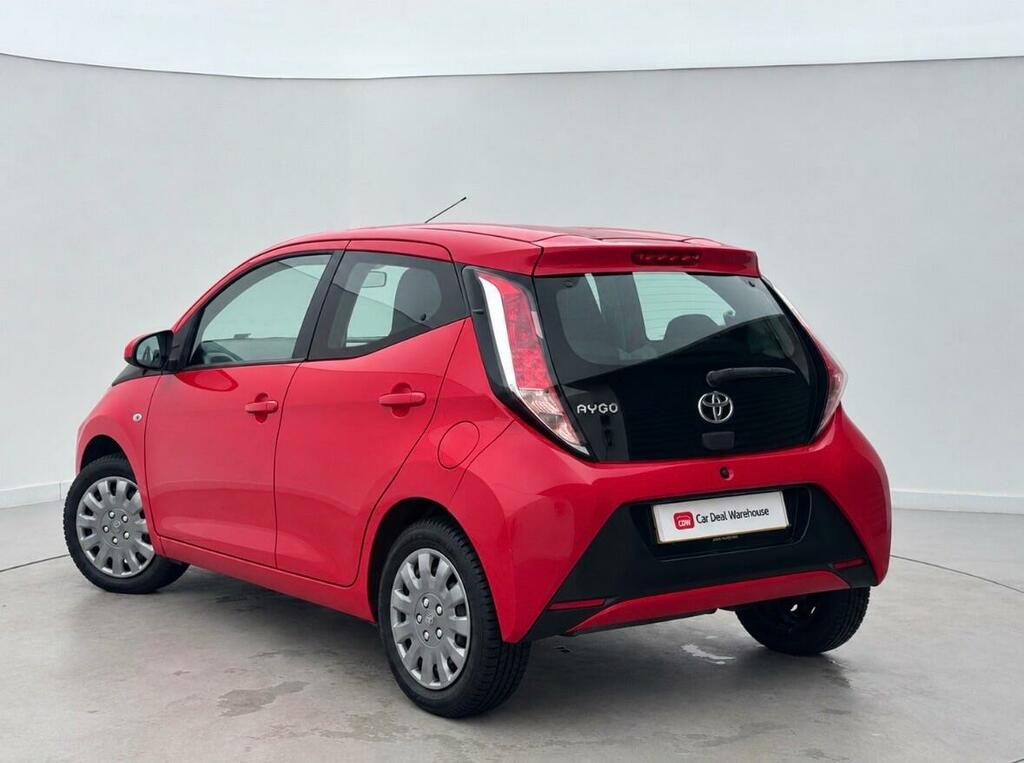 Toyota Aygo 1.0 Vvt-i X-play Euro 6 Red #3