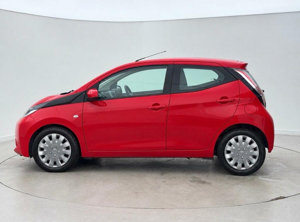 Toyota Aygo 1.0 Vvt-i X-play Euro 6 Red #4