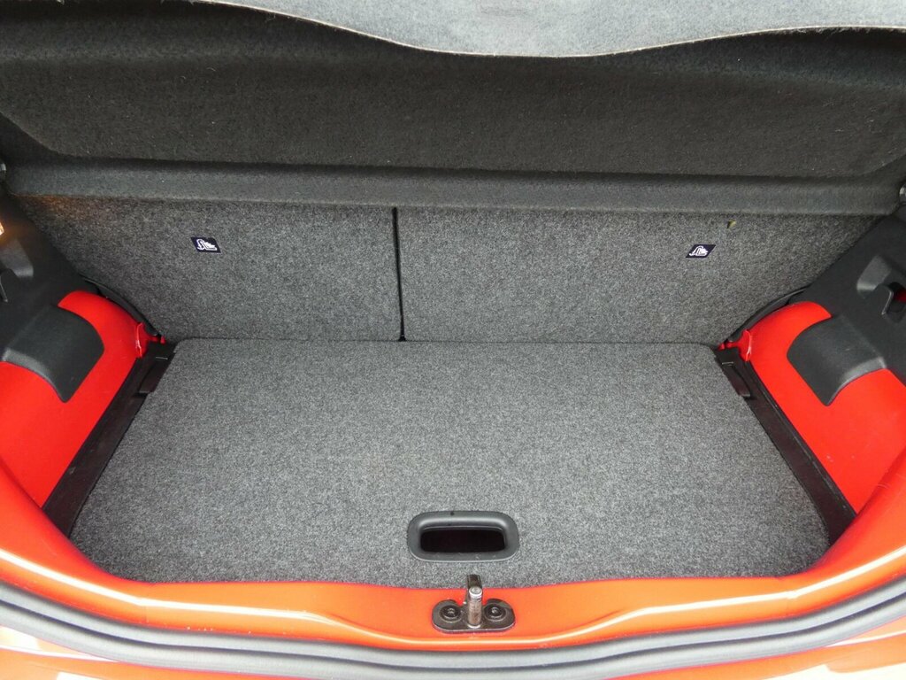 Volkswagen Up 1.0 Look Up Yellow #17