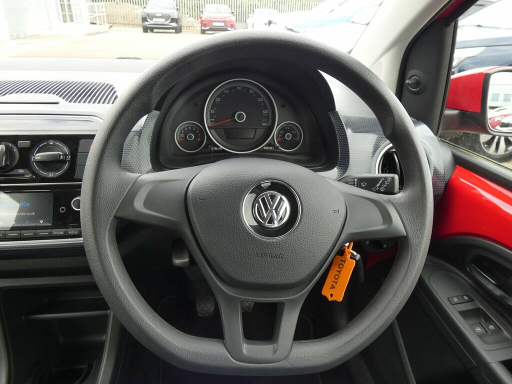 Volkswagen Up 1.0 Look Up Yellow #13