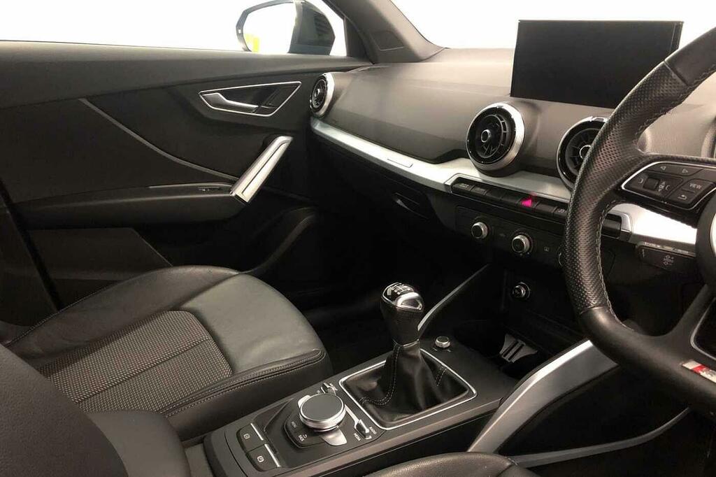 Audi Q2 35 Tfsi S Line S Tronic Black #8