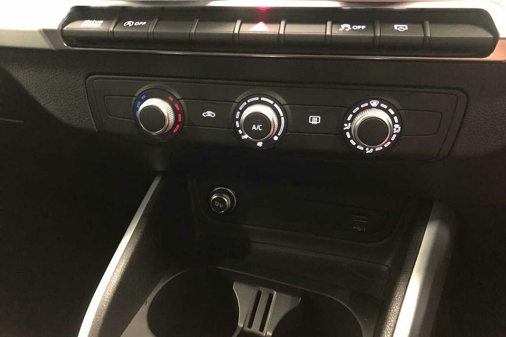 Audi Q2 35 Tfsi S Line S Tronic Black #40