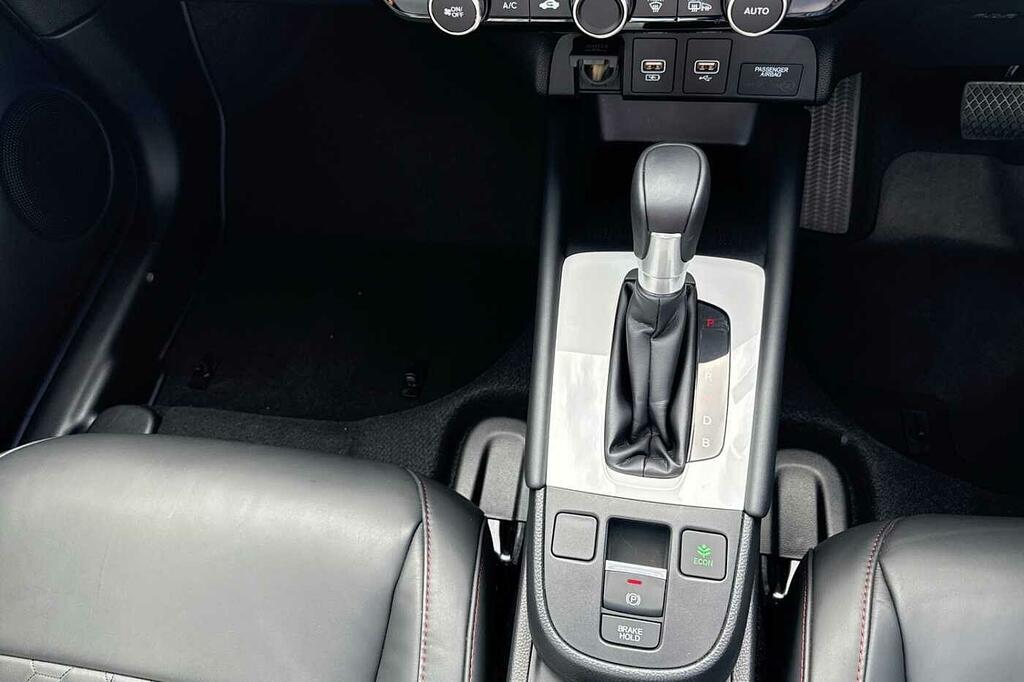 Honda Jazz Crosstar Advance White #21