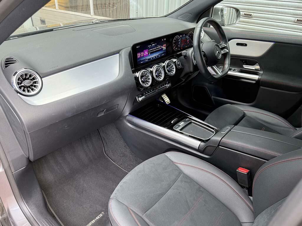 Mercedes-Benz GLA Class Gla 200 Amg Line Premium Grey #3