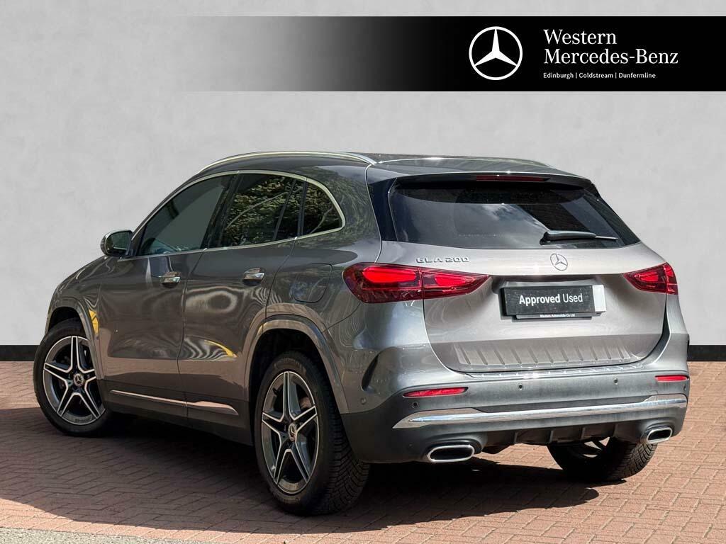 Mercedes-Benz GLA Class Gla 200 Amg Line Premium Grey #2