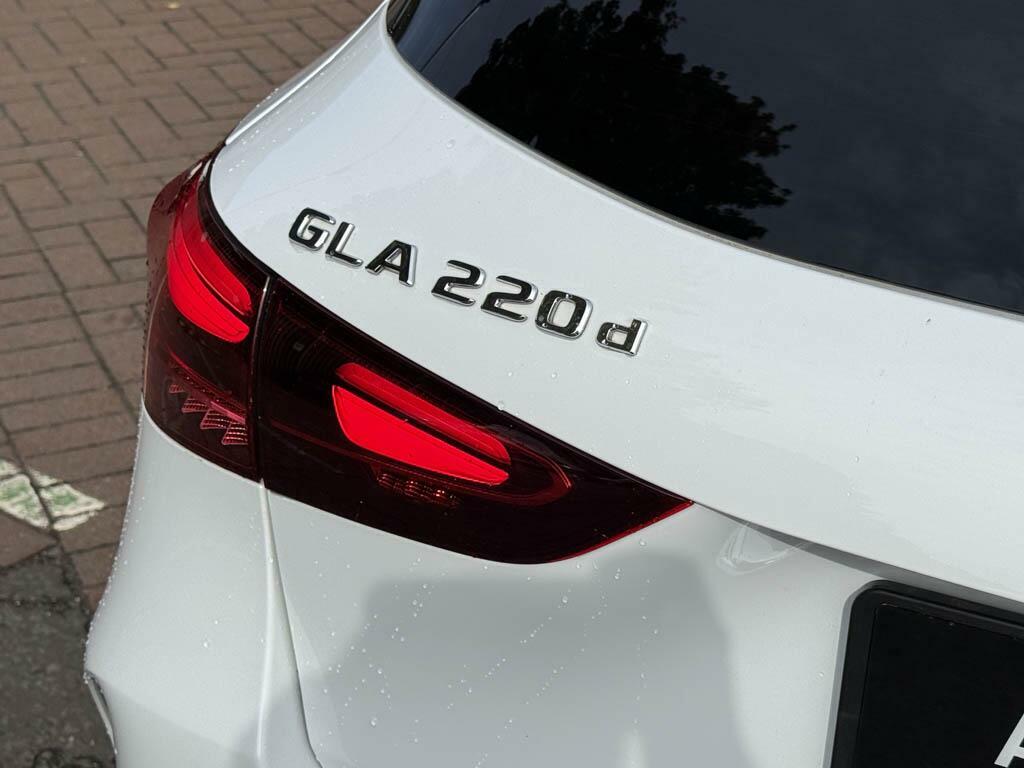 Mercedes-Benz GLA Class Gla Gla 200 Amg Line Executive Black #33