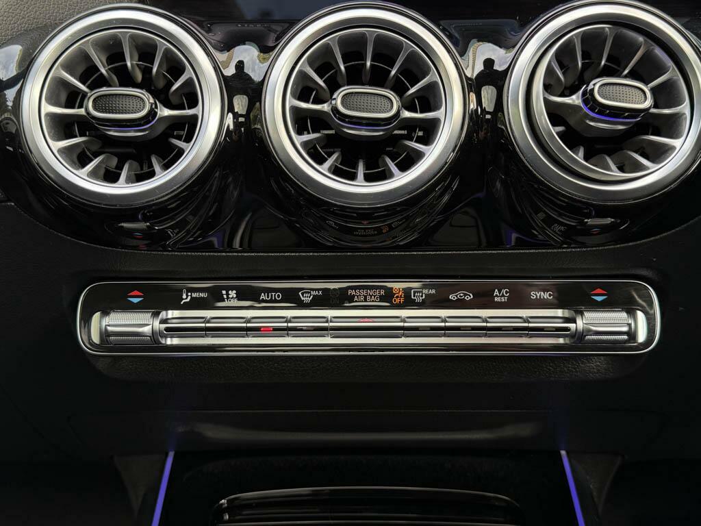 Mercedes-Benz GLA Class Gla Gla 200 Amg Line Executive Black #16