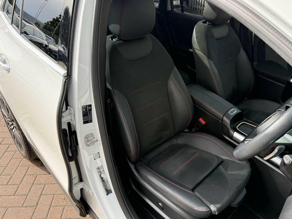 Mercedes-Benz GLA Class Gla Gla 200 Amg Line Executive Black #23