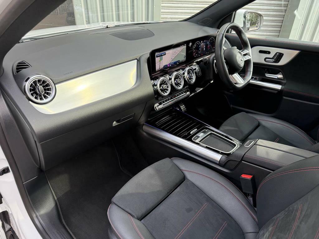 Mercedes-Benz GLA Class Gla 220 D 4Matic Amg Line Premium Plus White #3