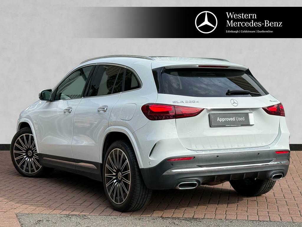 Mercedes-Benz GLA Class Gla 220 D 4Matic Amg Line Premium Plus White #2